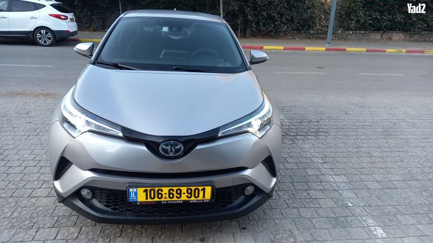 מודעת רכב טויוטה C-HR
