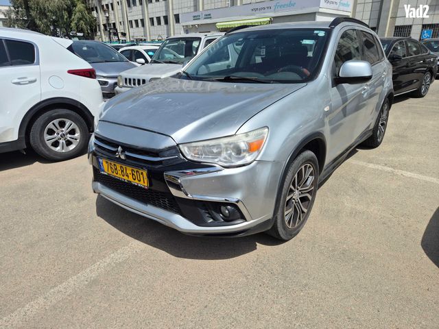 מודעת רכב מיצובישי ASX