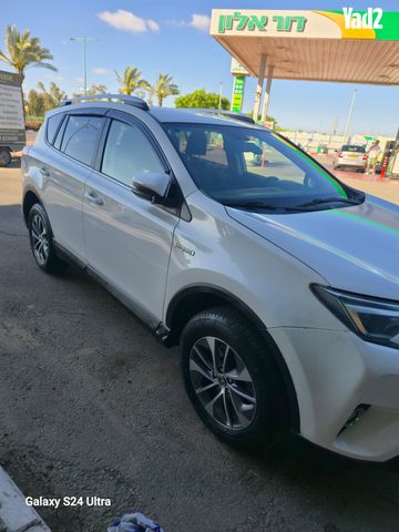 מודעת רכב טויוטה RAV4