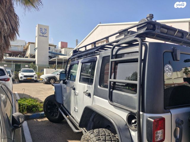 מודעת רכב ג'יפ רנגלר