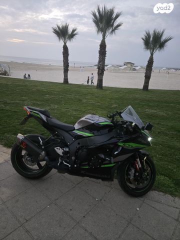 מודעת רכב קאוואסאקי נינג'ה ZX 10R