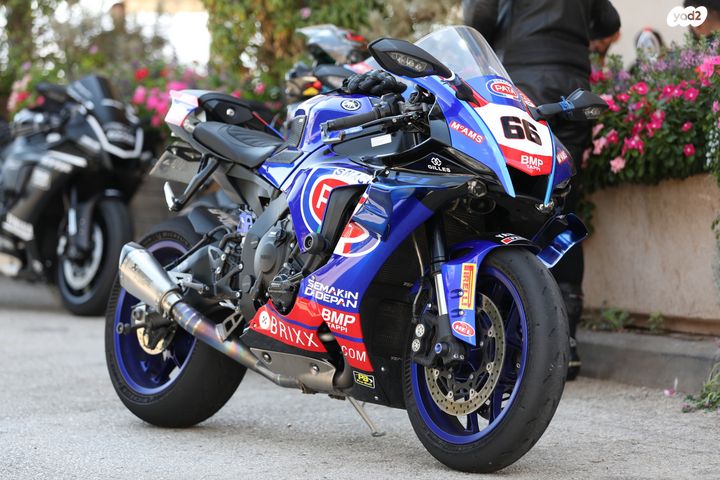 מודעת רכב ימאהה YZF-R1