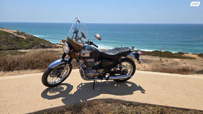 מודעת רכב קאוואסאקי W800