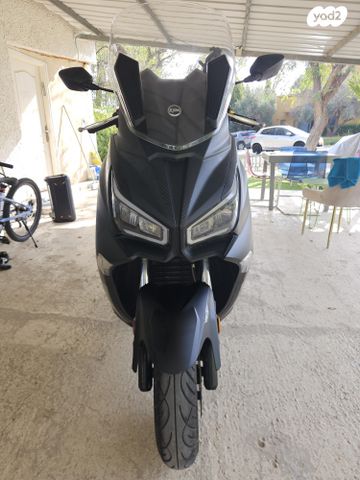 מודעת רכב סאן יאנג ג'וי-מקס Z-300