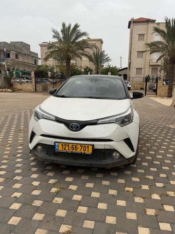 מודעת רכב טויוטה C-HR