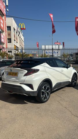 מודעת רכב טויוטה C-HR 3