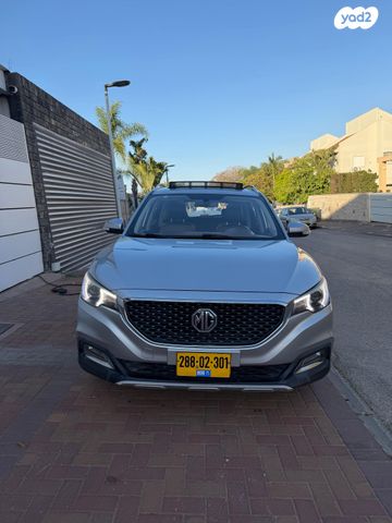 מודעת רכב אם ג'י ZS