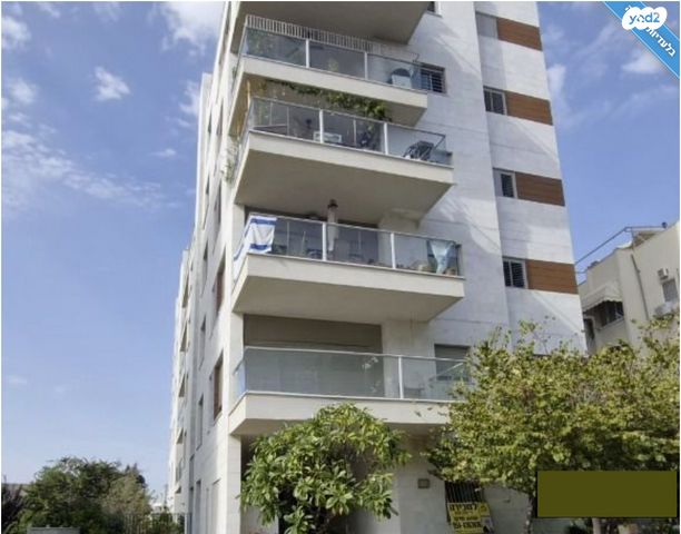 אבן גבירול 40