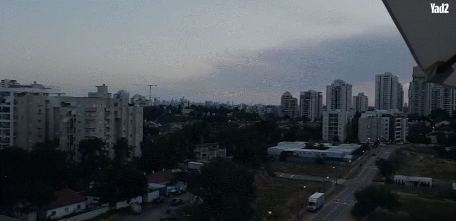 אביב 1