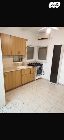 יוסף אהרונוביץ' 56