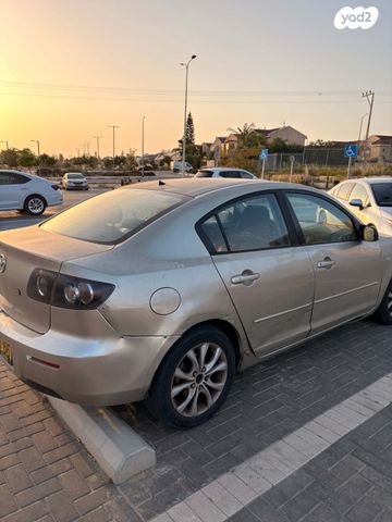 מודעת רכב מאזדה 3