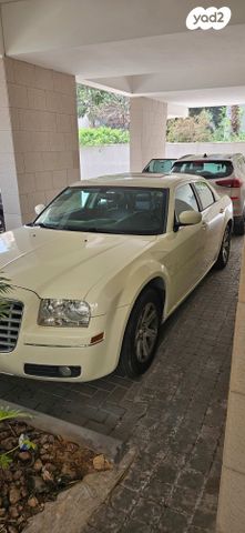 מודעת רכב קרייזלר 300