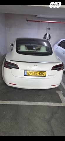 מודעת רכב טסלה מודל 3