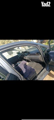 מודעת רכב הונדה FR-V