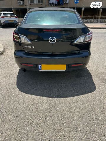 מודעת רכב מאזדה 3