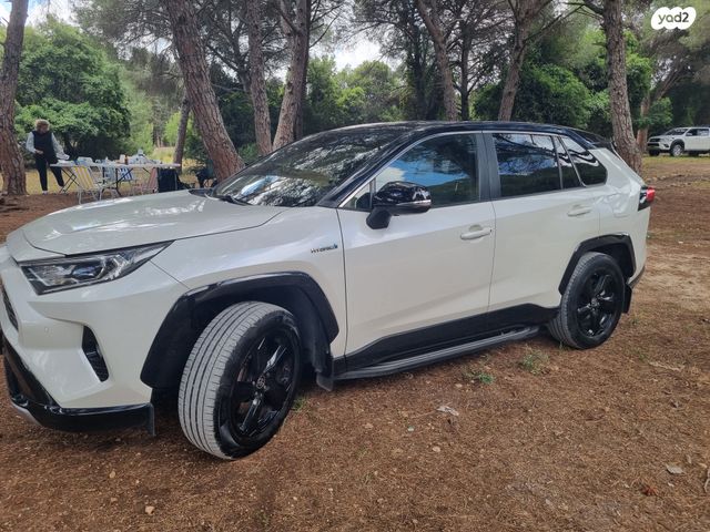מודעת רכב טויוטה RAV4