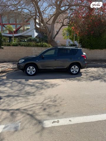 מודעת רכב טויוטה RAV4