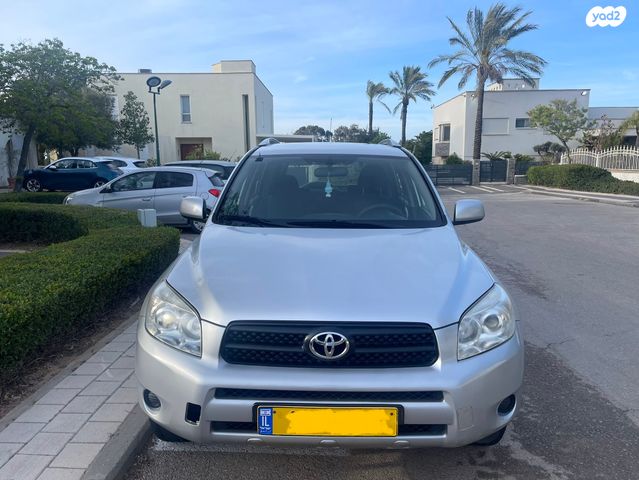 מודעת רכב טויוטה RAV4