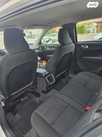 מודעת רכב וולוו XC40