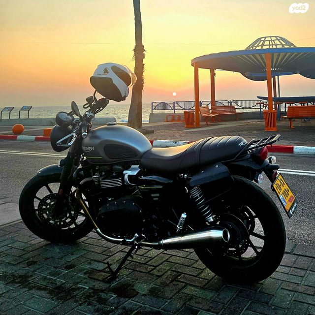 מודעת רכב טריומף Speed Twin