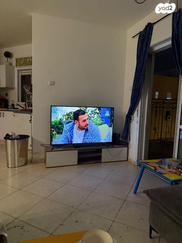עין עקרבים 8