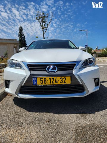 מודעת רכב לקסוס CT