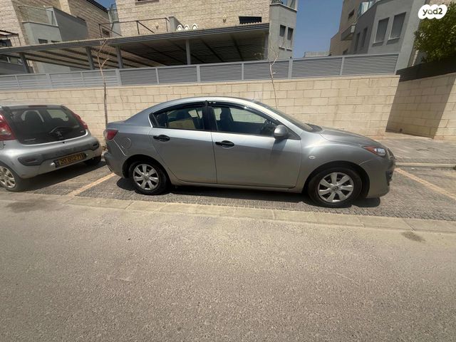 מודעת רכב מאזדה 3