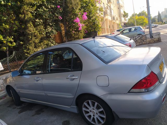 מודעת רכב מיצובישי לנסר