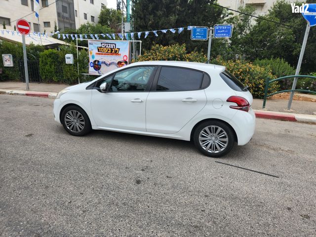 מודעת רכב פיג'ו 208