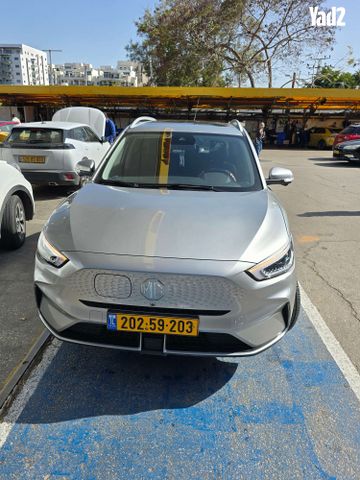 מודעת רכב אם ג'י ZS