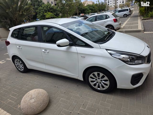 מודעת רכב קיה קארנס