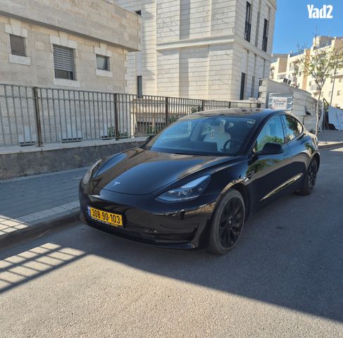 מודעת רכב טסלה מודל 3