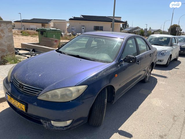 מודעת רכב טויוטה קאמרי
