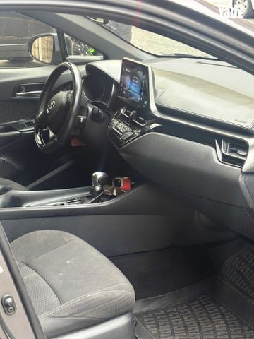 מודעת רכב טויוטה C-HR