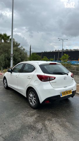 מודעת רכב מאזדה 2