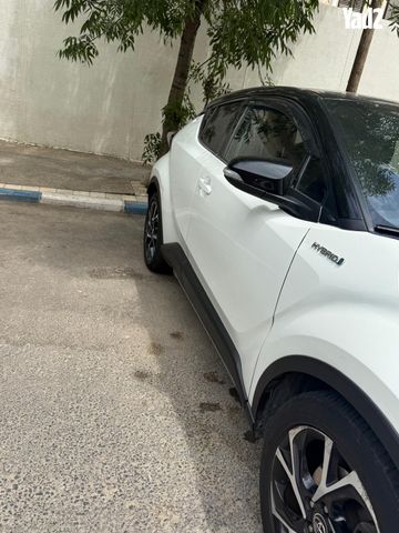 מודעת רכב טויוטה C-HR