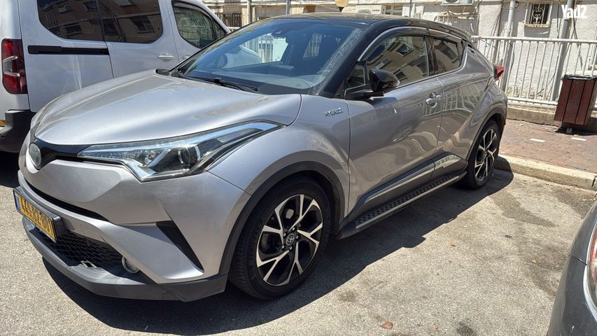 מודעת רכב טויוטה C-HR