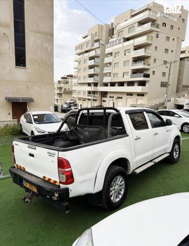 מודעת רכב טויוטה היילקס