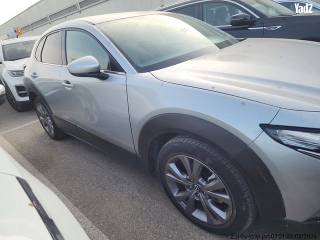מודעת רכב מאזדה CX-30