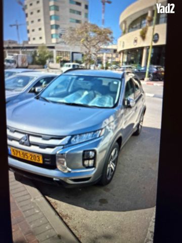 מודעת רכב מיצובישי ASX