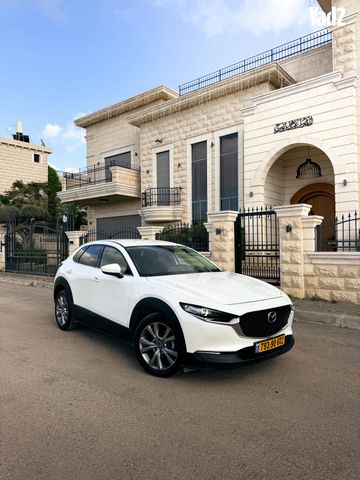 מודעת רכב מאזדה CX-30