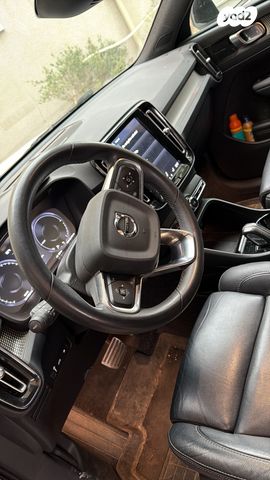 מודעת רכב וולוו XC40