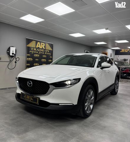 מודעת רכב מאזדה CX-30