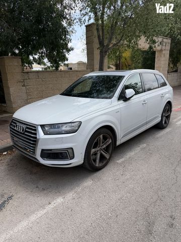 מודעת רכב אאודי Q7