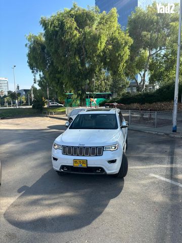 מודעת רכב ג'יפ גרנד צ'ירוקי