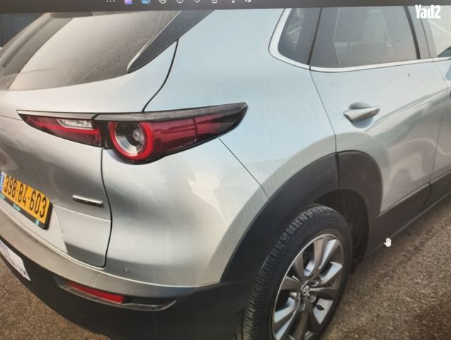 מודעת רכב מאזדה CX-30