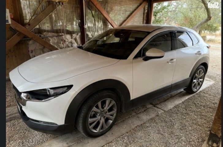 מודעת רכב מאזדה CX-30