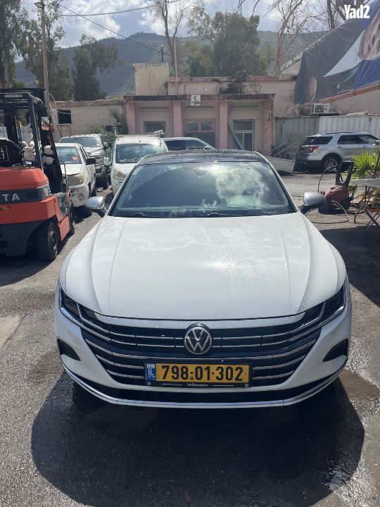 מודעת רכב פולקסווגן ארטאון