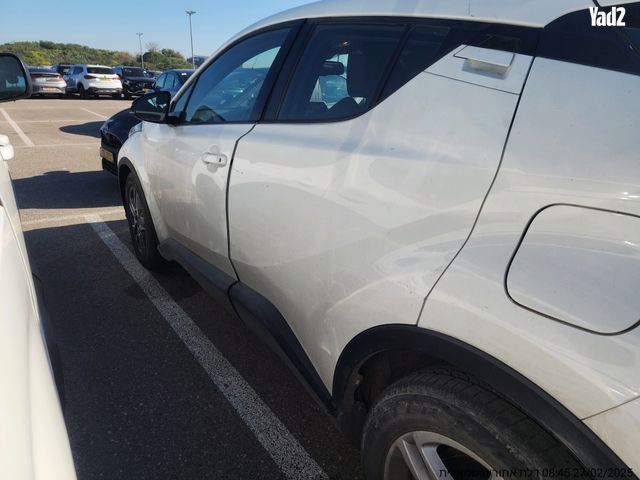 מודעת רכב טויוטה C-HR