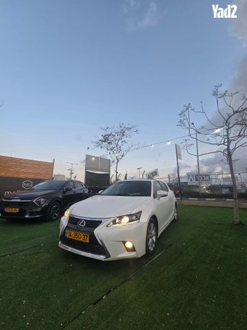 מודעת רכב לקסוס CT